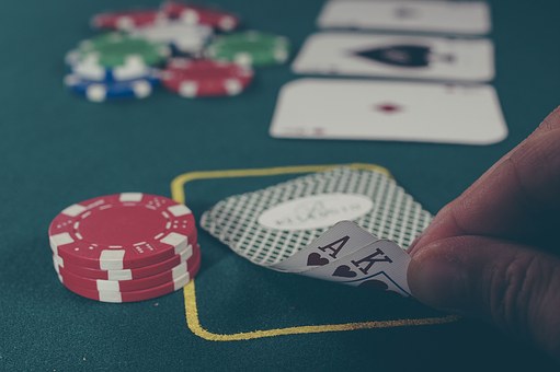 table casino jetons cartes